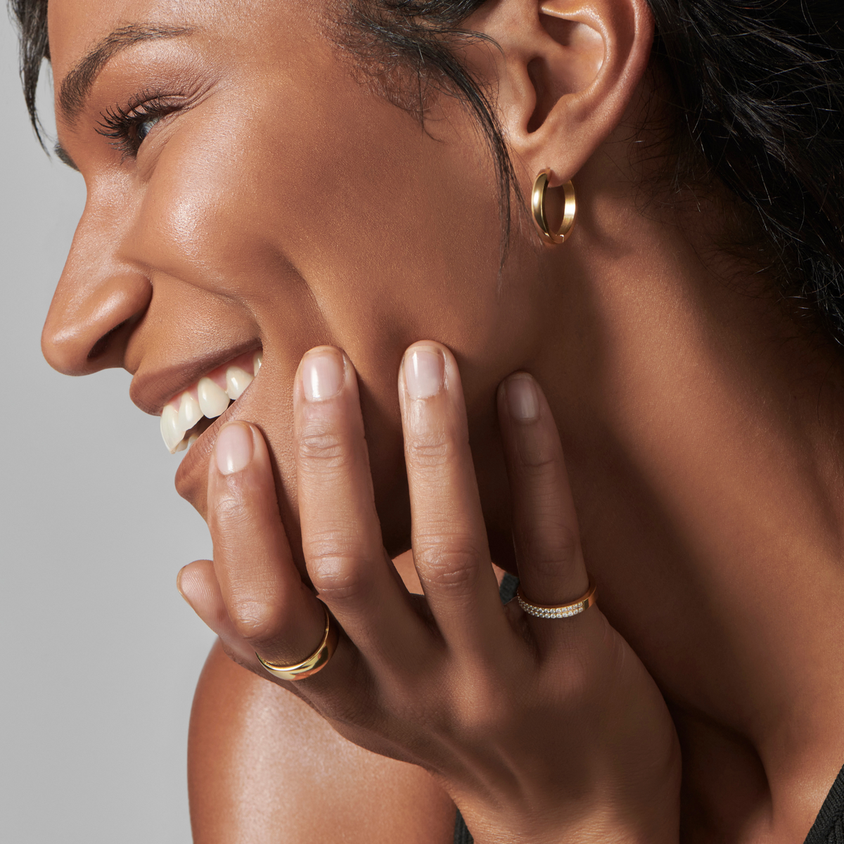 Tarnish Resistant Hoop Earrings And Rings Made In Stainless Steel Bague Et Boucles Oreilles Qui Ne Ternissent Pas Acier Inoxydable MIA