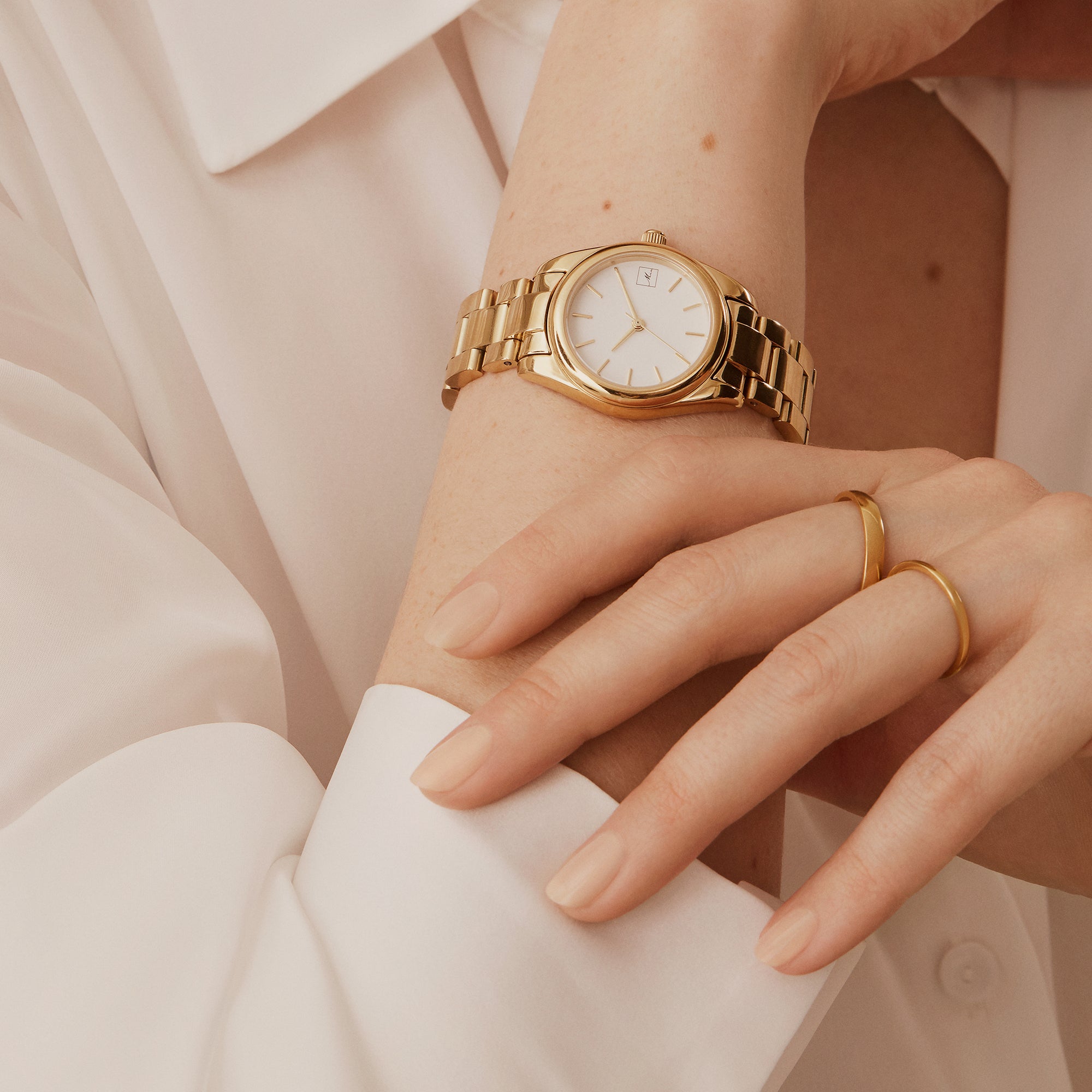 women gold watch tarnish resistant montre ronde qui ne ternit pas hypoallergénique