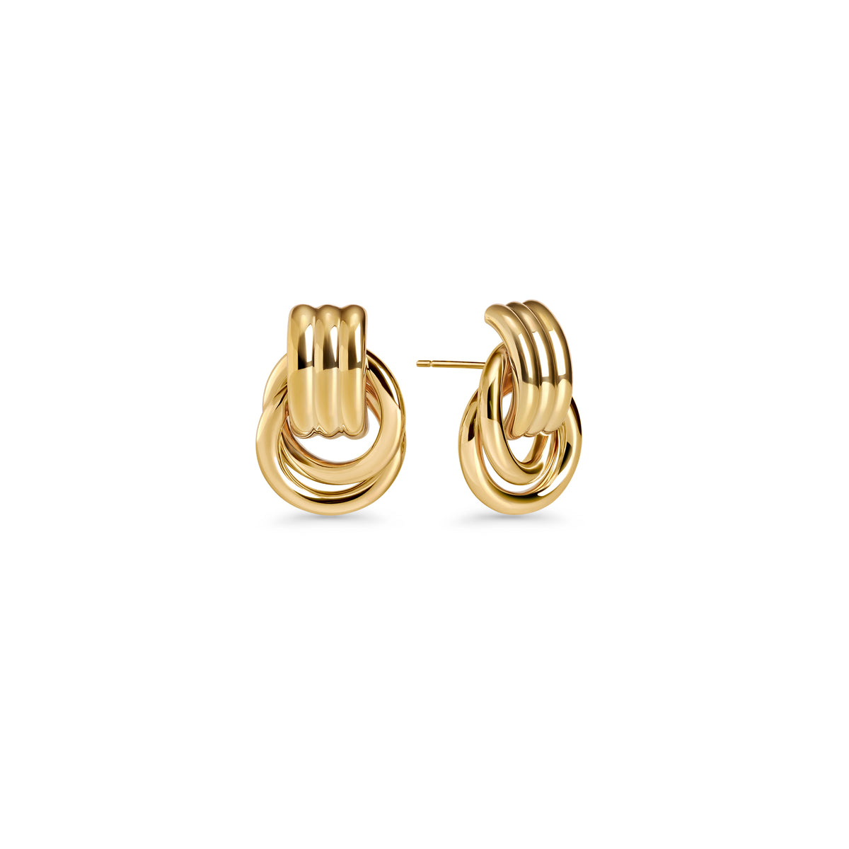 Gold stud earrings with a grooved top and interlocking rings on a white background. Nickel-free and waterproof jewelry by Mia Bijoux Canada.

Boucles d'oreilles dorées à dessus rainuré et anneaux entrelacés sur fond blanc. Bijoux sans nickel et résistants à l'eau par Mia Bijoux Canada.